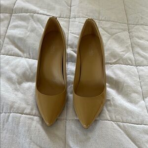 Michael Kors Tan Heels Sleek Minimalist Design